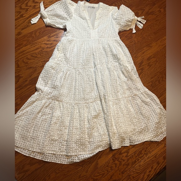 English Factory Dresses & Skirts - English Factory Cream Textured Casual Dress